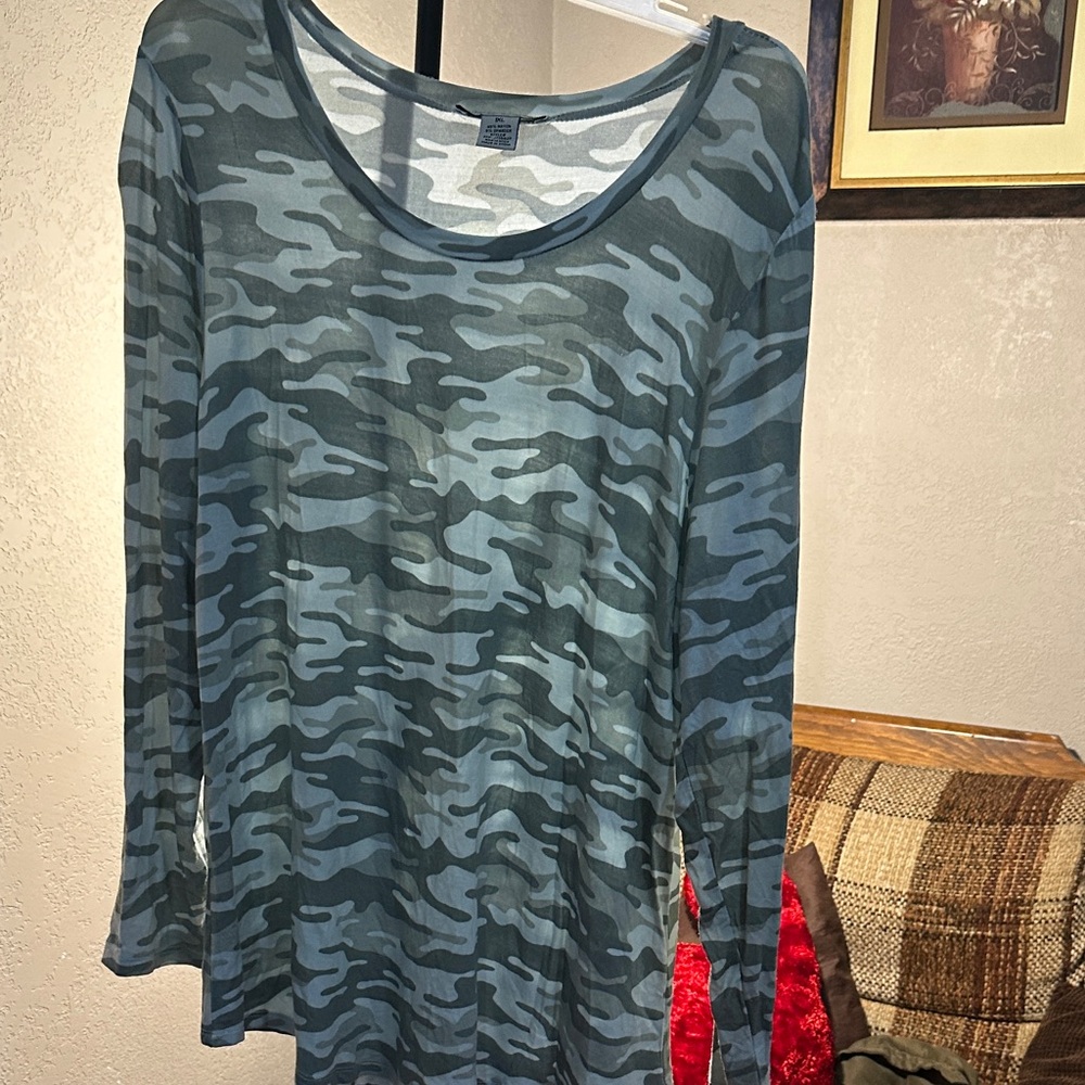 Women's Camouflage Long Sleeve Tee